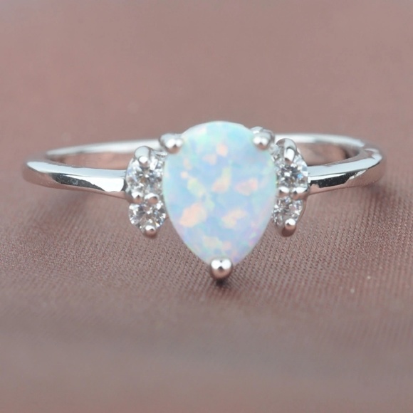 Sterling Silver Opal Ring - Picture 2 of 6